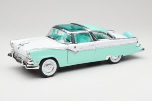Ford Crown Victoria Seafoam Grün & Weiß Road Legends 1:18 92138 Druckguss