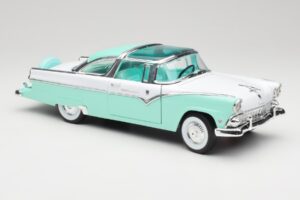 Ford Crown Victoria Seafoam Grün & Weiß Road Legends 1:18 92138 Druckguss — Bild 5 von 7