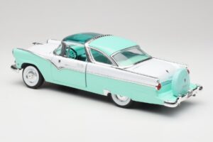 Ford Crown Victoria Seafoam Grün & Weiß Road Legends 1:18 92138 Druckguss — Bild 6 von 7