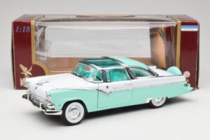 Ford Crown Victoria Seafoam Grün & Weiß Road Legends 1:18 92138 Druckguss — Bild 7 von 7