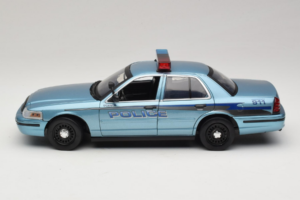 Ford Crown Victoria Police Cruiser Twilight Blue Greenlight 1:18 1643 Druckguss — Bild 4 von 8