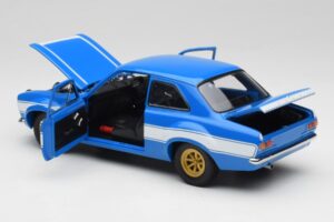 Ford Escort Mk1 RS 1600 Blau Weiß Streifen Minichamps 1:18 100688102 Druckguss — Bild 5 von 8
