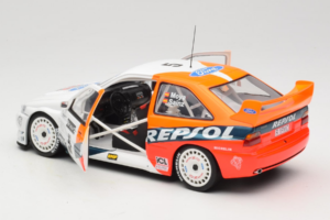 Ford Escort RS Cosworth Repsol #5 C. Sainz / L. Moya RAC Rally 1997 UT Models 1:18 39750 Druckguss — Bild 5 von 8