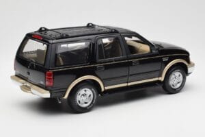 Ford Expedition Eddie Bauer Schwarz UT Models 1:18 22710 Druckguss — Bild 2 von 7