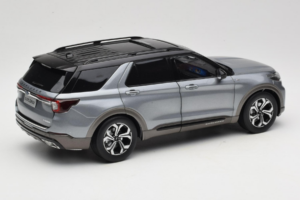 Ford Explorer Grau OEM 1:18 FORD2020 Druckguss — Bild 3 von 8