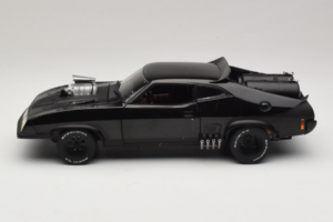 Ford Falcon XB Interceptor Mad Max 2 The Road Warrior AUTOart 1:18 72745 Druckguss — Bild 4 von 8