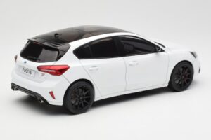 Ford Focus ST Mk4 Frozen Weiß MCG 1:18 MCG18453 Druckguss — Bild 2 von 6
