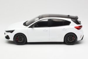 Ford Focus ST Mk4 Frozen Weiß MCG 1:18 MCG18453 Druckguss — Bild 3 von 6