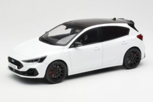 Ford Focus ST Mk4 Frozen Weiß MCG 1:18 MCG18453 Druckguss