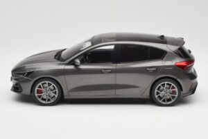 Ford Focus ST Mk4 Grau MCG 1:18 MCG18454 Druckguss — Bild 3 von 6