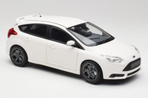 Ford Focus ST Mk2 Weiß Minichamps 1:18 110082004 Druckguss — Bild 6 von 8