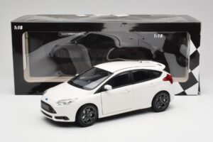 Ford Focus ST Mk2 Weiß Minichamps 1:18 110082004 Druckguss — Bild 8 von 8
