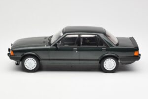 Ford Granada Mk2 2.8 Injection Dunkelgrün MCG 1:18 MCG18263 Druckguss — Bild 3 von 6