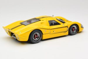 Ford GT40 Mk IV Gelb 1967 Shelby Collectibles 1:18 31414S Druckguss — Bild 3 von 8
