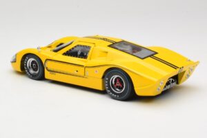 Ford GT40 Mk IV Gelb 1967 Shelby Collectibles 1:18 31414S Druckguss — Bild 7 von 8