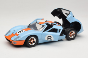 Ford GT40 Gulf #6 J. Ickx / J. Oliver 24 Hours of Le Mans 1969 Eagles Race 1:18 300600 Druckguss — Bild 2 von 8