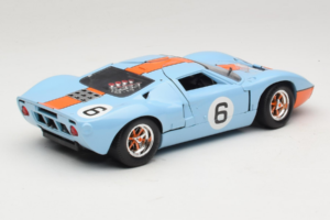 Ford GT40 Gulf #6 J. Ickx / J. Oliver 24 Hours of Le Mans 1969 Eagles Race 1:18 300600 Druckguss — Bild 3 von 8