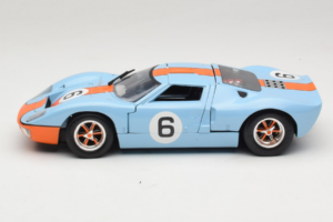 Ford GT40 Gulf #6 J. Ickx / J. Oliver 24 Hours of Le Mans 1969 Eagles Race 1:18 300600 Druckguss — Bild 4 von 8