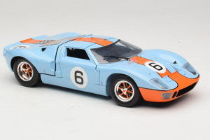 Ford GT40 Gulf #6 J. Ickx / J. Oliver 24 Hours of Le Mans 1969 Eagles Race 1:18 300600 Druckguss — Bild 6 von 8