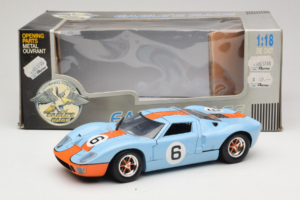 Ford GT40 Gulf #6 J. Ickx / J. Oliver 24 Hours of Le Mans 1969 Eagles Race 1:18 300600 Druckguss — Bild 8 von 8