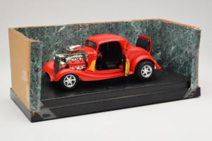 Ford High Tech Rot mit Flamme American Muscle 1:18 7726 Druckguss — Bild 2 von 4