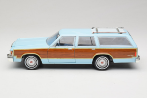 Ford LTD Country Squire Charlie's Angels Movie GreenLight 1:18 19066 Druckguss — Bild 4 von 8