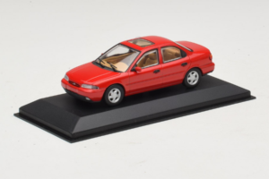 Ford Mondeo Mk1 Sedan Rot Minichamps 1:43 82000 Druckguss — Bild 2 von 4