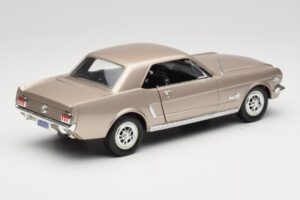 Ford Mustang 1964 1/2 Silber Mira 1:18 6127 Druckguss — Bild 3 von 8