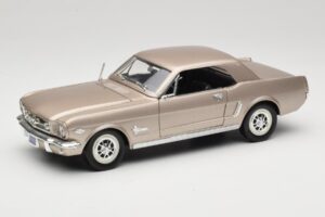 Ford Mustang 1964 1/2 Silber Mira 1:18 6127 Druckguss