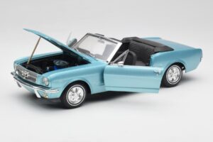 Ford Mustang Cabriolet Arcadian Blue Revell 1:18 8832-F1 Druckguss — Bild 2 von 8