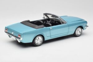 Ford Mustang Cabriolet Arcadian Blue Revell 1:18 8832-F1 Druckguss — Bild 3 von 8