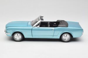 Ford Mustang Cabriolet Arcadian Blue Revell 1:18 8832-F1 Druckguss — Bild 4 von 8