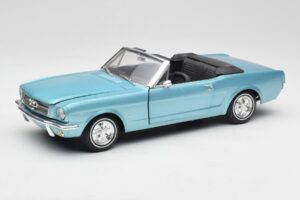 Ford Mustang Cabriolet Arcadian Blue Revell 1:18 8832-F1 Druckguss