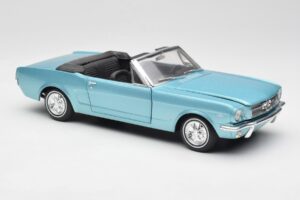 Ford Mustang Cabriolet Arcadian Blue Revell 1:18 8832-F1 Druckguss — Bild 6 von 8
