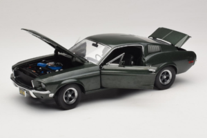 Ford Mustang GT Bullitt mit Steve McQueen Figur Greenlight 1:18 12885 Druckguss — Bild 2 von 8