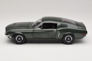 Ford Mustang GT Bullitt mit Steve McQueen Figur Greenlight 1:18 12885 Druckguss — Bild 4 von 8