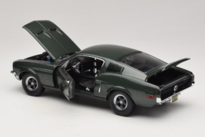Ford Mustang GT Bullitt mit Steve McQueen Figur Greenlight 1:18 12885 Druckguss — Bild 5 von 8