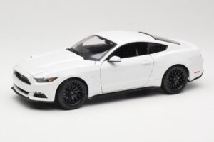 Ford Mustang GT S550 Weiß Maisto 1:18 31197 Druckguss