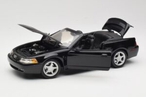 Ford Mustang GT SN95 Cabriolet Schwarz Maisto 1:18 50328 Druckguss — Bild 2 von 8