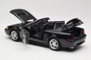 Ford Mustang GT SN95 Cabriolet Schwarz Maisto 1:18 50328 Druckguss — Bild 5 von 8