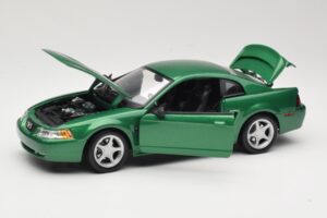 Ford Mustang GT SN95 Grün Maisto 1:18 50326 Druckguss — Bild 2 von 8