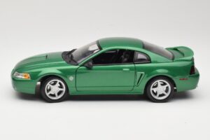 Ford Mustang GT SN95 Grün Maisto 1:18 50326 Druckguss — Bild 4 von 8