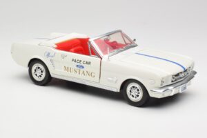 Ford Mustang Pace Car Wimbledon White Solido 1:18 81578 Druckguss — Bild 6 von 8
