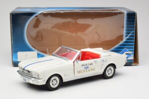 Ford Mustang Pace Car Wimbledon White Solido 1:18 81578 Druckguss — Bild 8 von 8