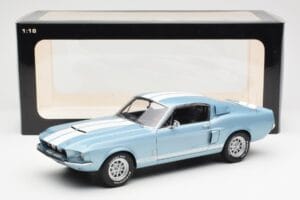 Ford Mustang Shelby GT500 Hellblau Metallic Mit Weißen Streifen AUTOart 1:18 72907 Druckguss — Bild 8 von 8