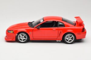 Ford Mustang SVT Cobra R SN95 Rot Maisto 1:18 531872 Druckguss — Bild 4 von 8