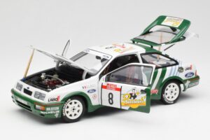 Ford Sierra RS Cosworth #8 D. Auriol / B. Occelli Rally Tour de Corse 1988 AUTOart 1:18 88812 Druckguss — Bild 2 von 8