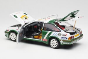 Ford Sierra RS Cosworth #8 D. Auriol / B. Occelli Rally Tour de Corse 1988 AUTOart 1:18 88812 Druckguss — Bild 5 von 8