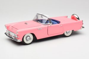 Ford Thunderbird Rosa Revell 1:18 8804 Druckguss
