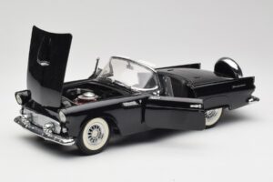 Ford Thunderbird Cabriolet Schwarz Revell 1:18 8818-M1 Druckguss — Bild 2 von 8